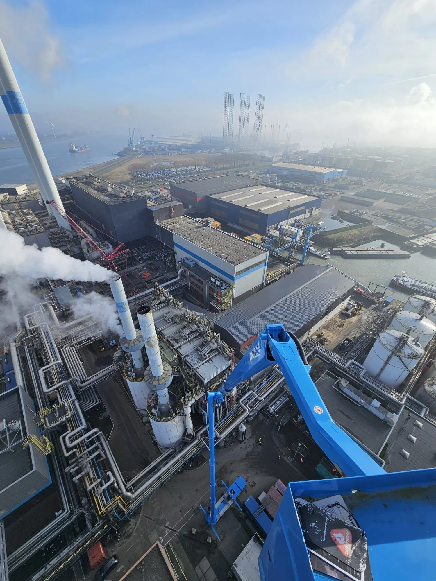 Vrachtwagenhoogwerker 90 meter-1