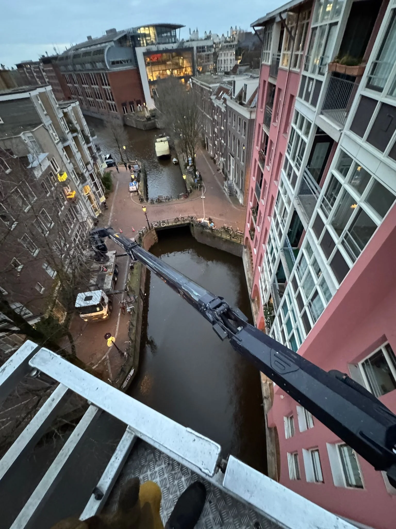 Vrachtwagenhoogwerker 46 meter