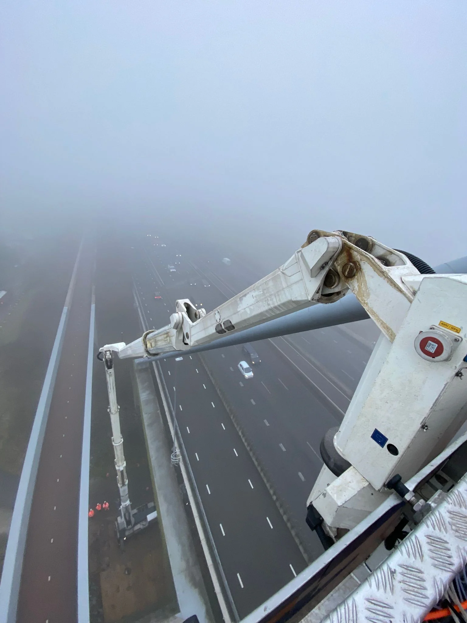 Vrachtwagenhoogwerker 75 meter