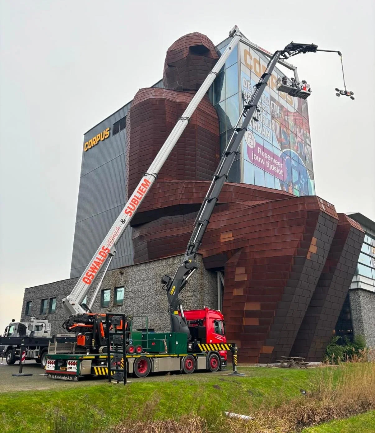 Vrachtwagenhoogwerker 57 meter-1