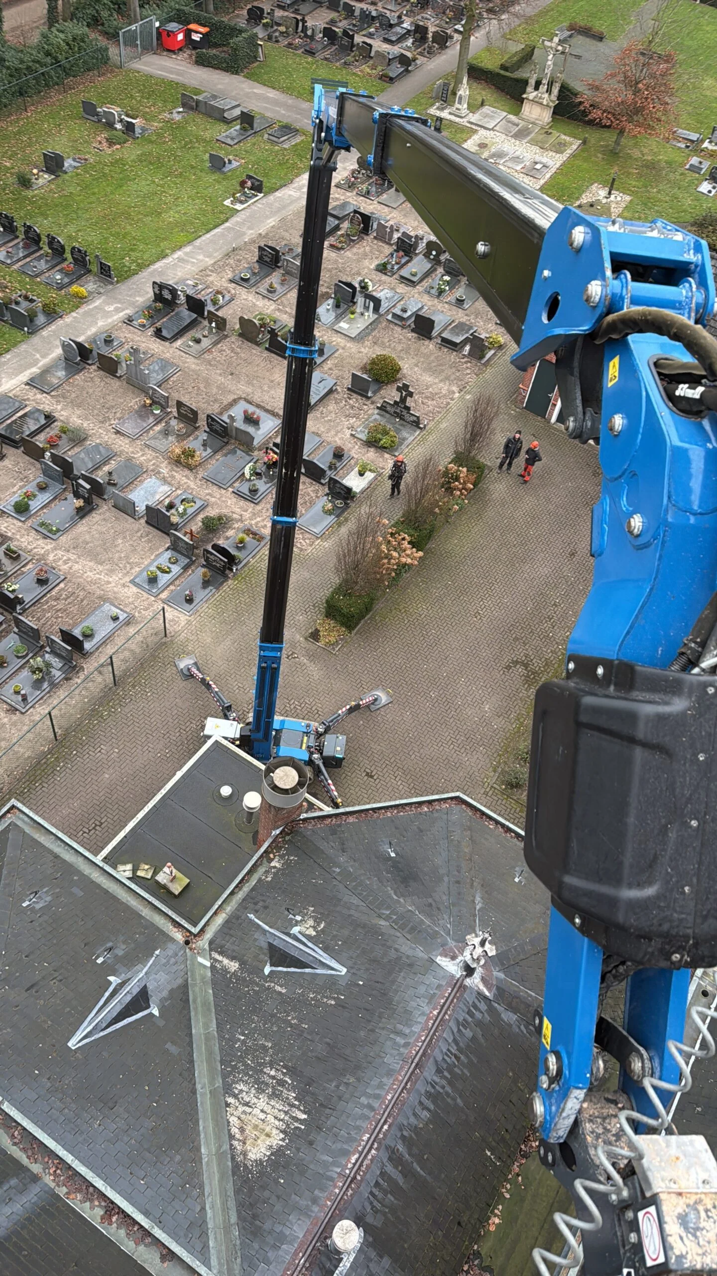 33 meter spinhoogwerker in actie